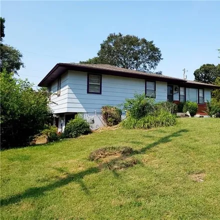 Image 1 - 2620 South 36th Street, St. Joseph, MO 64503, USA - House for sale