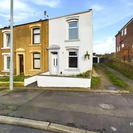 Buy this 2 bed house on King's Road in Blackburn, BB2 4PY