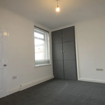 Rent this 3 bed townhouse on Ebor Street in Newcastle upon Tyne, NE6 5DL