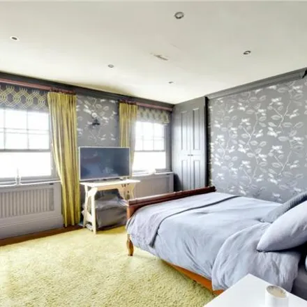 Image 6 - 42 King William Walk, London, SE10 9HU, United Kingdom - Townhouse for sale