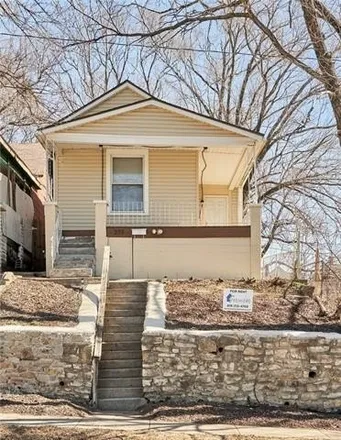 Buy this 2 bed house on 259 South 8th Street in Kansas City, KS 66101