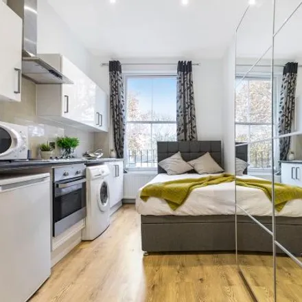 Rent this studio apartment on 13 Queensborough Terrace in London, W2 3SG