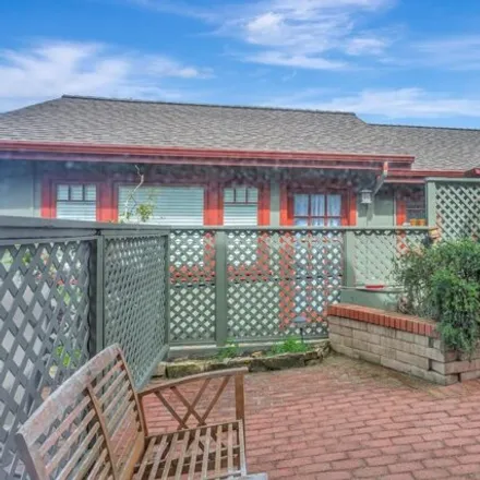 Image 4 - 784 Pine Street, Monterey, CA 93940, USA - House for sale