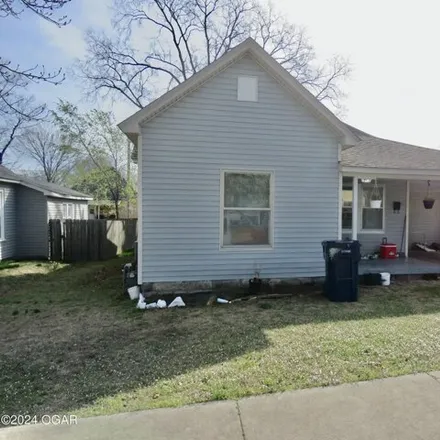 Buy this 2 bed house on 379 West Wood Street in Webb City, MO 64870