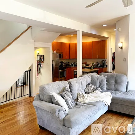 Rent this 3 bed duplex on 2835 N Damen Ave