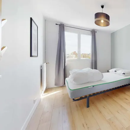 Rent this 4 bed room on 91 Rue Emile Zola in 92600 Asnières-sur-Seine, France