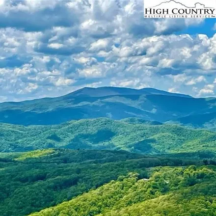 Buy this 2 bed condo on Craggy Pointe in Sugar Mountain, Avery County