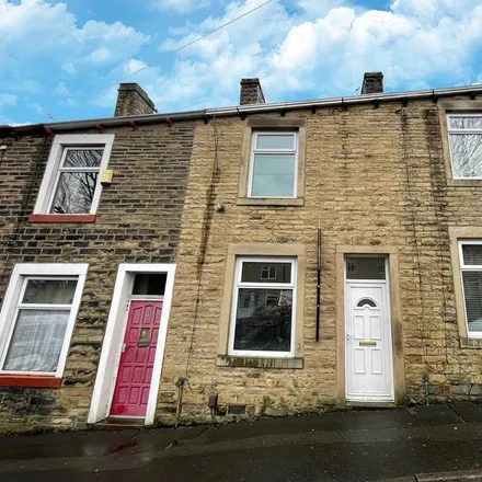 Rent this 2 bed townhouse on North Street in Colne, BB8 9DR