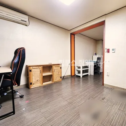 Rent this studio apartment on 서울특별시 성북구 동선동2가 30-1