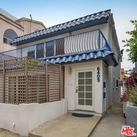 Buy this studio townhouse on 6405 Pacific Avenue in Los Angeles, CA 90293
