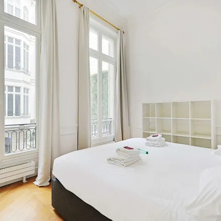 Rent this 4 bed apartment on 135 Boulevard Malesherbes in 75017 Paris, France