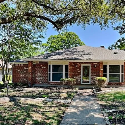 Buy this 3 bed house on 106 Oakmont Drive in Trophy Club, TX 76262