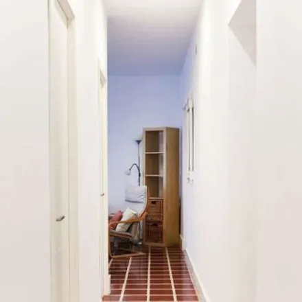 Image 3 - Avenida de la Reina Mercedes, 53, 41012 Seville, Spain - Apartment for rent