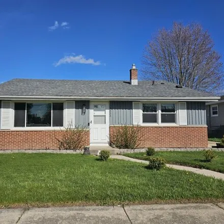 Buy this 3 bed house on 3331 90th Street in Sturtevant, Racine County