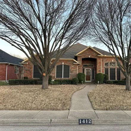 Buy this 3 bed house on 1484 Lost Creek Drive in DeSoto, TX 75115