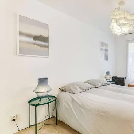Rent this 2 bed apartment on 78210 Saint-Cyr-l'École