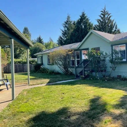 Buy this 3 bed house on 5001 Southeast 133rd Drive in Portland, OR 97236