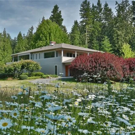 Buy this 3 bed house on Lakeview Way in Island County, WA 98260