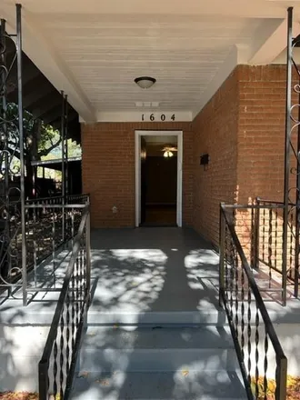 Image 4 - 1604 West Hammond Street, Fort Worth, TX 76115, USA - House for sale