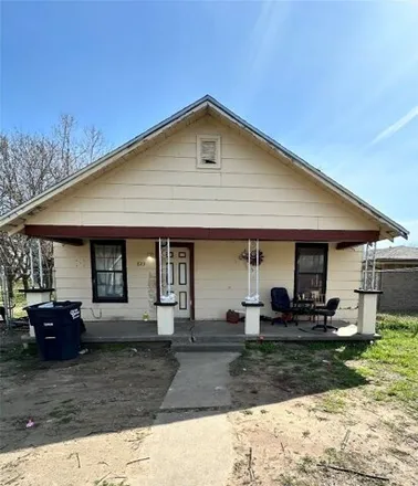 Buy this 3 bed house on 863 West 9th Street in Shawnee, OK 74801