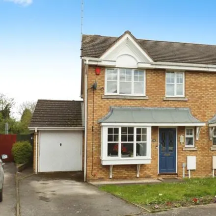 Buy this 3 bed duplex on Brockenhurst Way in Exhall, CV6 6TA