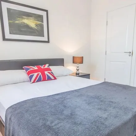 Rent this 1 bed apartment on Bessemer Place in London, SE10 0UH