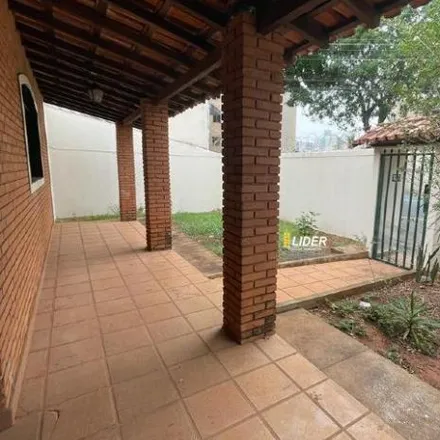 Rent this 3 bed house on Rua Nordau Gonçalves de Melo in Segismundo Pereira, Uberlândia - MG