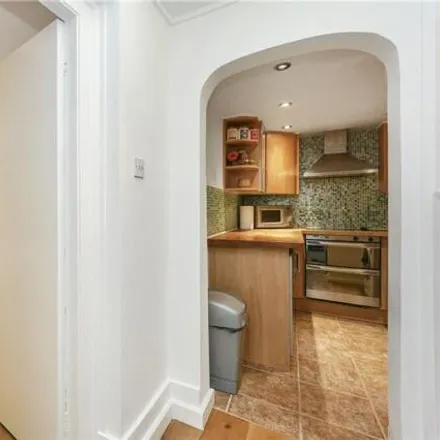 Image 7 - 35 Arundel Gardens, London, W11 2LP, United Kingdom - Apartment for sale