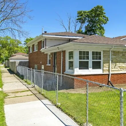 Buy this 5 bed house on 11337 South Aberdeen Street in Chicago, IL 60643