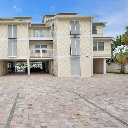 Buy this 3 bed condo on Gulf Boulevard & 101st Avenue in Gulf Boulevard, Treasure Island