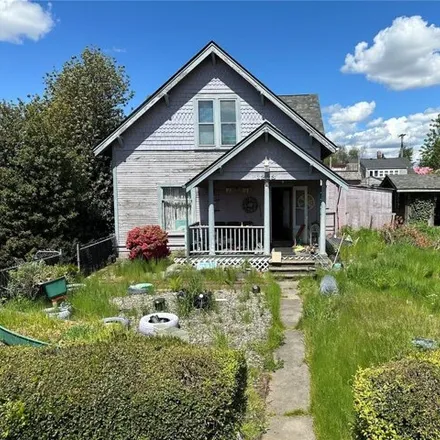 Buy this 4 bed house on 1287 4th Avenue Southwest in Puyallup, WA 98371