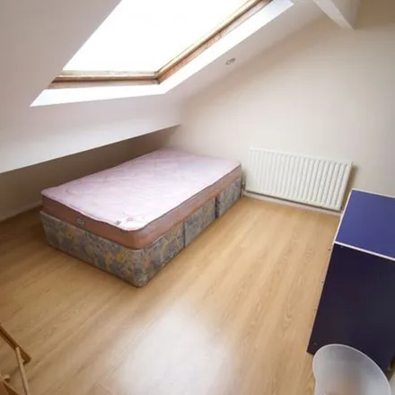 Rent this 5 bed townhouse on Hartley Grove in Leeds, LS6 2LL