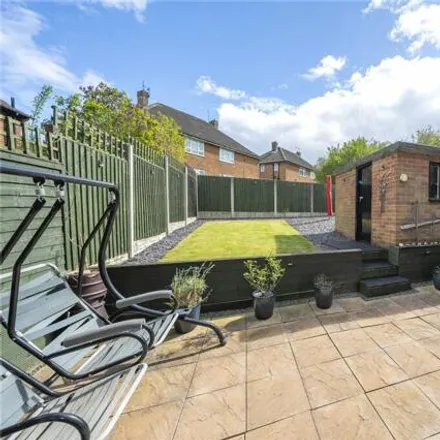 Image 9 - Queenshill Drive, Leeds, LS17 6BG, United Kingdom - Townhouse for sale