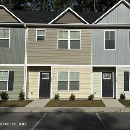Buy this 2 bed house on 610 Wilmington Highway in Onslow County, NC 28445