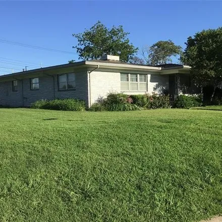 Buy this 2 bed house on 899 Southeast 9th Street in Pryor Creek, OK 74361