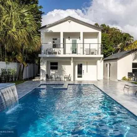 Rent this 3 bed house on Hotel Seacrest in Washingtonia Avenue, Lauderdale-by-the-Sea