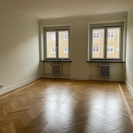 Rent this 2 bed apartment on Zahids Cykelservice in Amiralsgatan 56, 214 37 Malmo