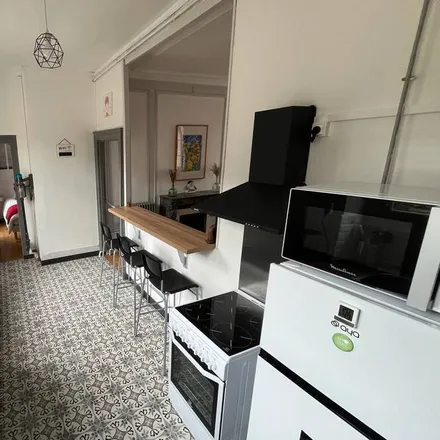Rent this 3 bed apartment on 89000 Auxerre