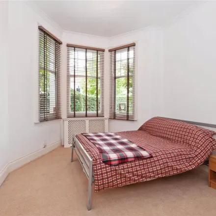Rent this 3 bed apartment on Vaughan Avenue in London, W6 0XS