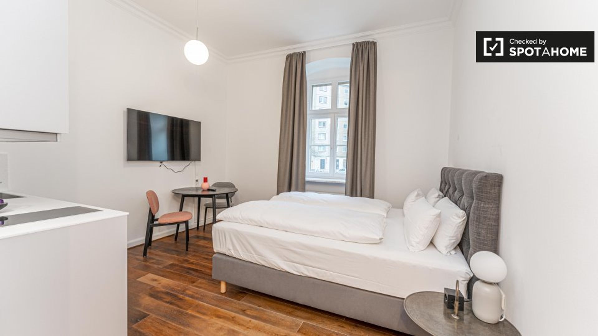 Studio apartment at Finanzamt Mitte/Tiergarten und Nigerianische