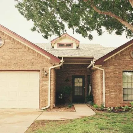 Buy this 5 bed house on 2360 Northeast 36th Street in Lawton, OK 73507