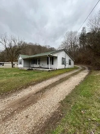 Image 6 - East Madison Street, Fort Gay, Louisa, KY 25514, USA - House for sale