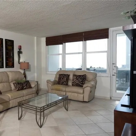 Image 4 - 3801 South Ocean Drive, Beverly Beach, Hollywood, FL 33019, USA - Condo for sale