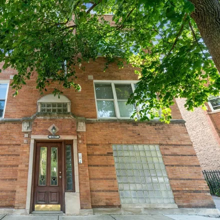 Buy this 1 bed house on 1122 North Oakley Boulevard in Chicago, IL 60622