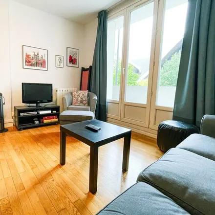 Image 2 - Grenoble, Isère, France - Apartment for rent