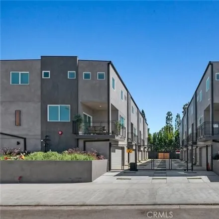 Image 1 - 13550 Vanowen Street, Los Angeles, CA 91405, USA - House for rent