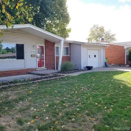 Image 2 - 43040 Penny Drive, Sterling Heights, MI 48314, USA - House for sale