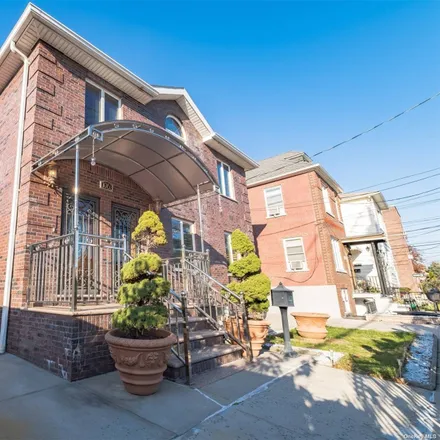 Rent this 3 bed house on 1067 Rhinelander Avenue in New York, NY 10461
