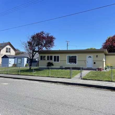 Buy this 3 bed house on 4 Hawthorne Street in Eureka, CA 95501