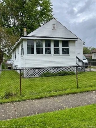 Buy this 3 bed house on 2169 Jarvis Avenue in Warren, MI 48091